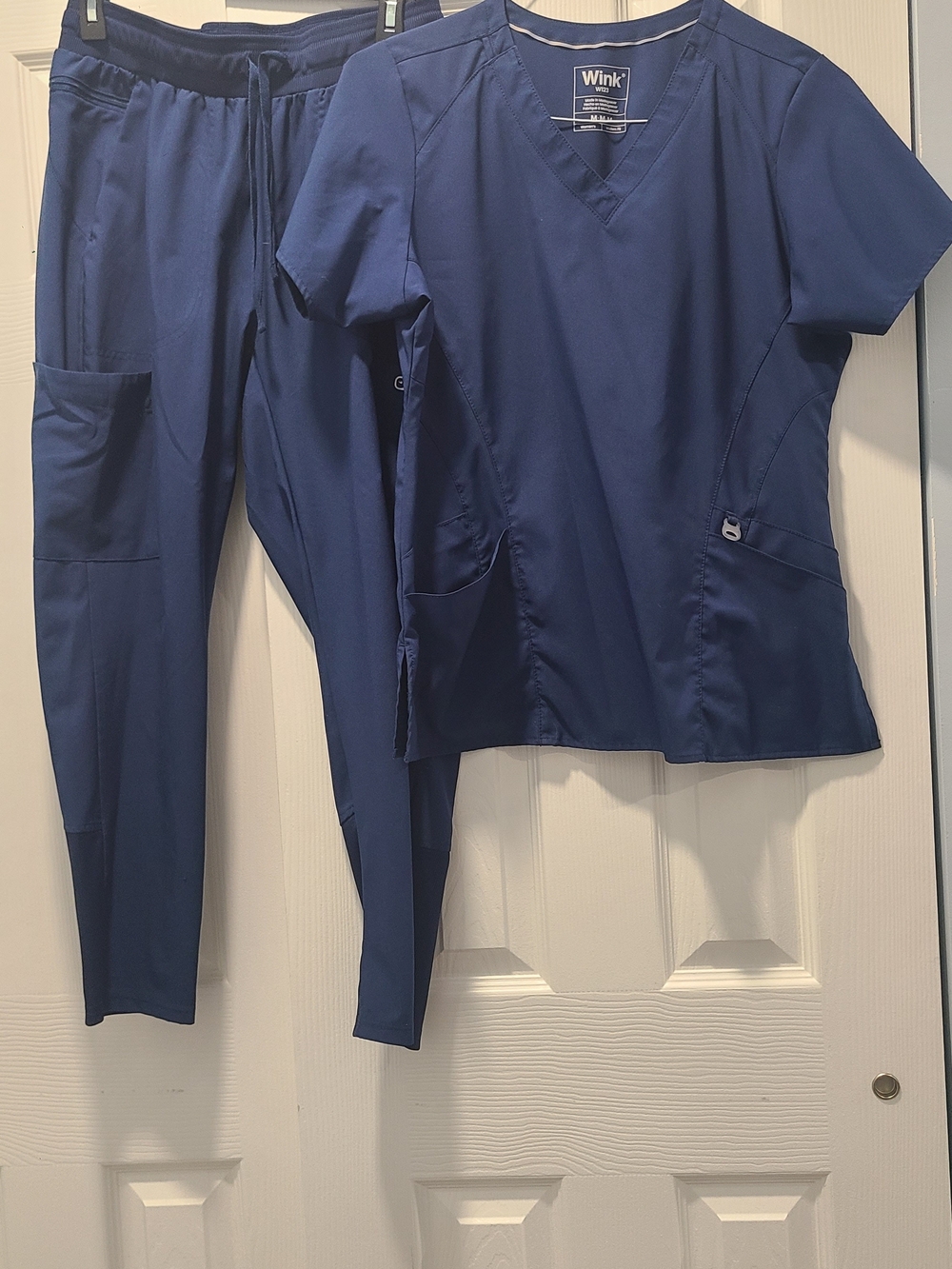 Wink Women’s Navy Scrub Pants (Petite M) & (M)Top Set